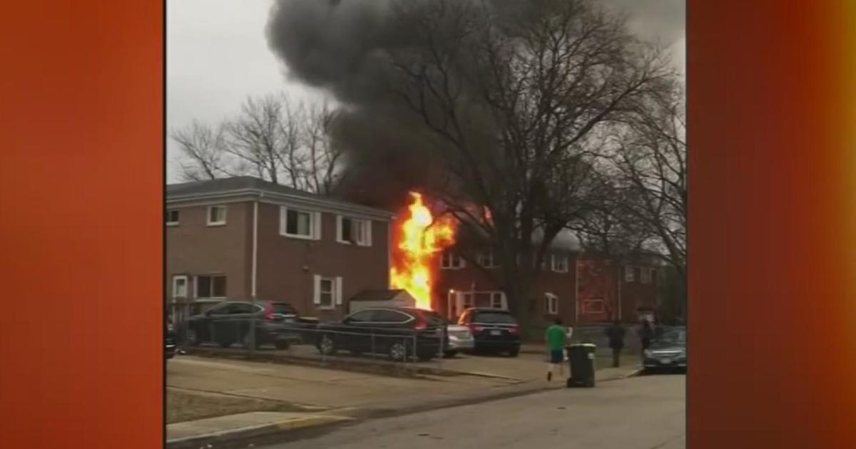 Extra-alarm blaze ravages townhouse building in Maine Township