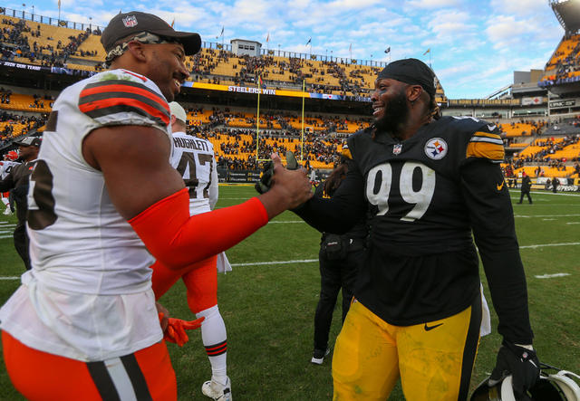 PHOTOS: Steelers miss postseason, but beat Browns and finish season with  9-8 record