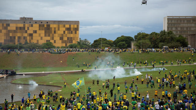 cbsn-fusion-order-restored-in-brazil-after-supporters-of-former-president-bolsonaro-storm-congress-thumbnail-1609025-640x360.jpg 