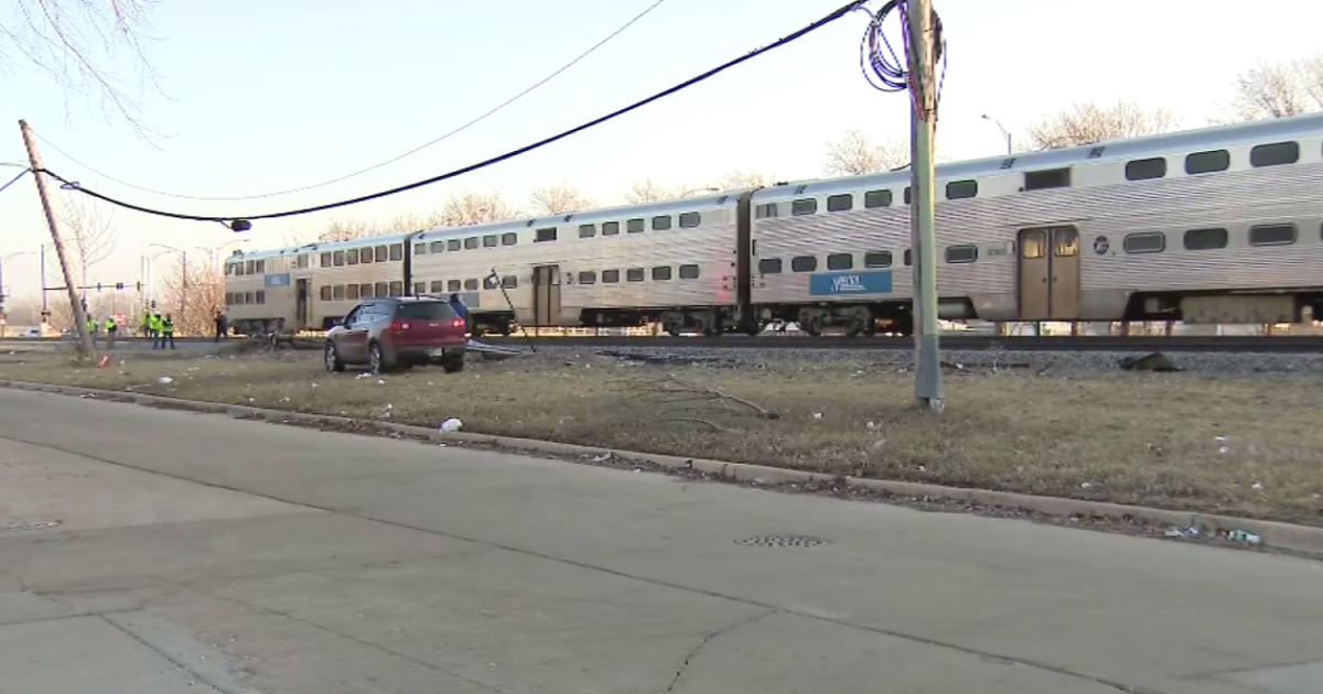 Delays after metra train hits car in morgan park cbs chicago