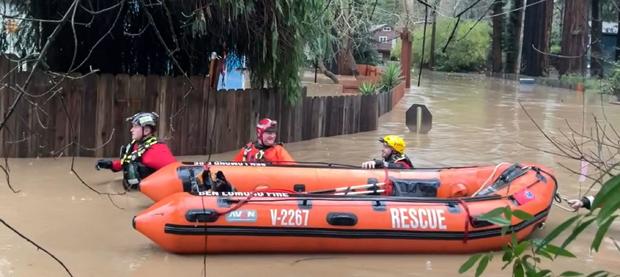 felton-flooding-rescue.jpg 