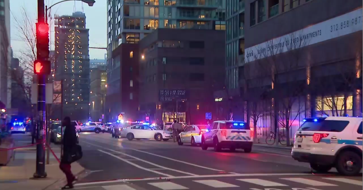 SWAT team surrounds Near North Side apartment tower - Vimarsana News