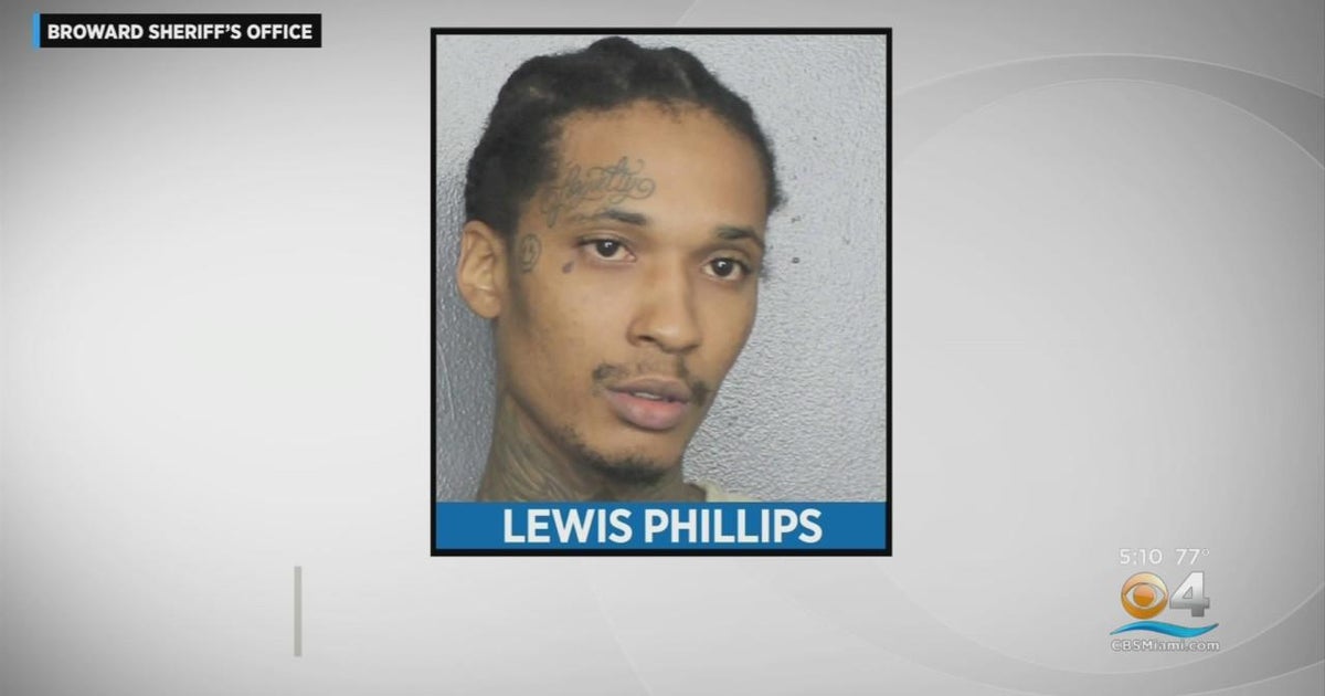 Guy accused of voyeurism at North Lauderdale Greenback Tree shop arrested