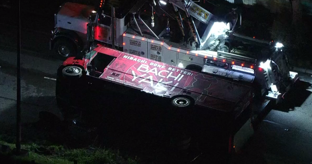 Overturned food truck blocks Washington Blvd. off-ramp in DTLA