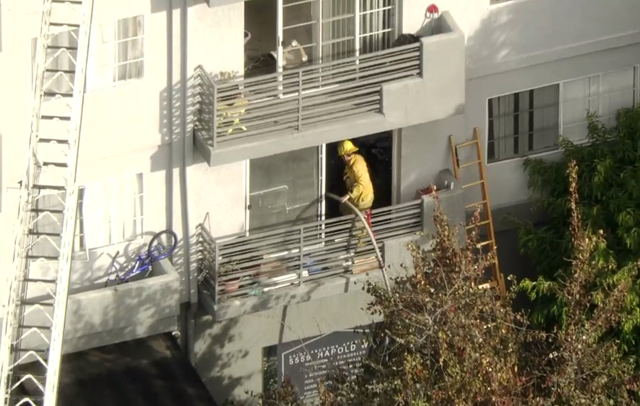lafd-hollywood-harold-way-apartment-fire.png 