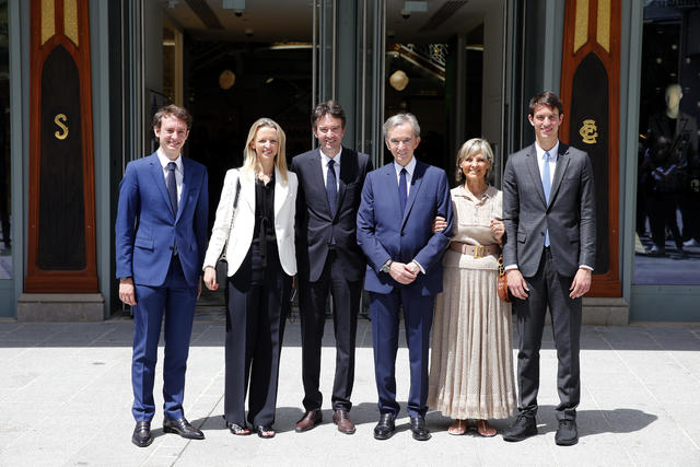 LVMH owner Bernard Arnault promotes daughter to lead Christian Dior - CBS  News