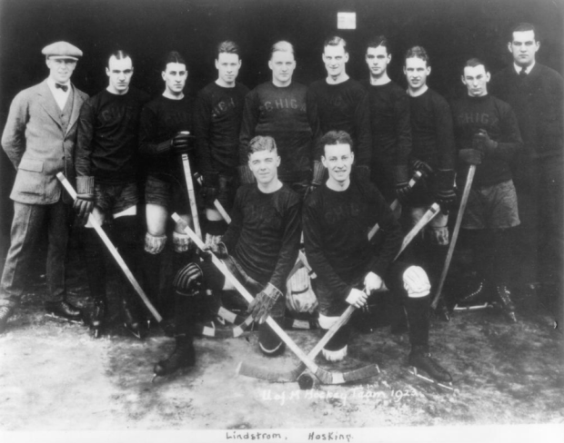 u-of-m-1923-team.png 