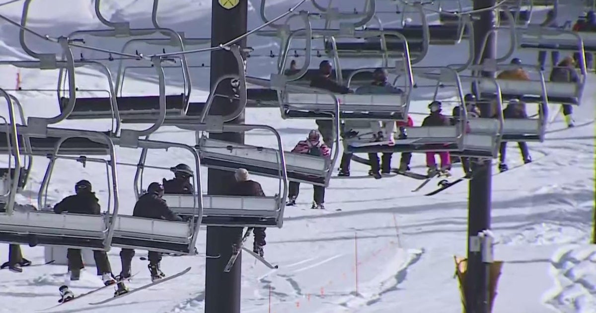 Heavy snowfall in Sierra Mountains brings challenges for resorts