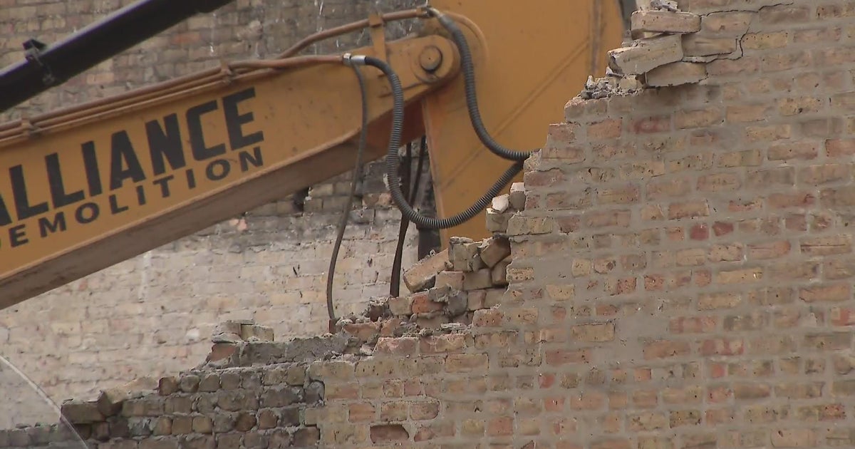 Crews clear debris after deadly Bronzeville collapse CBS Chicago