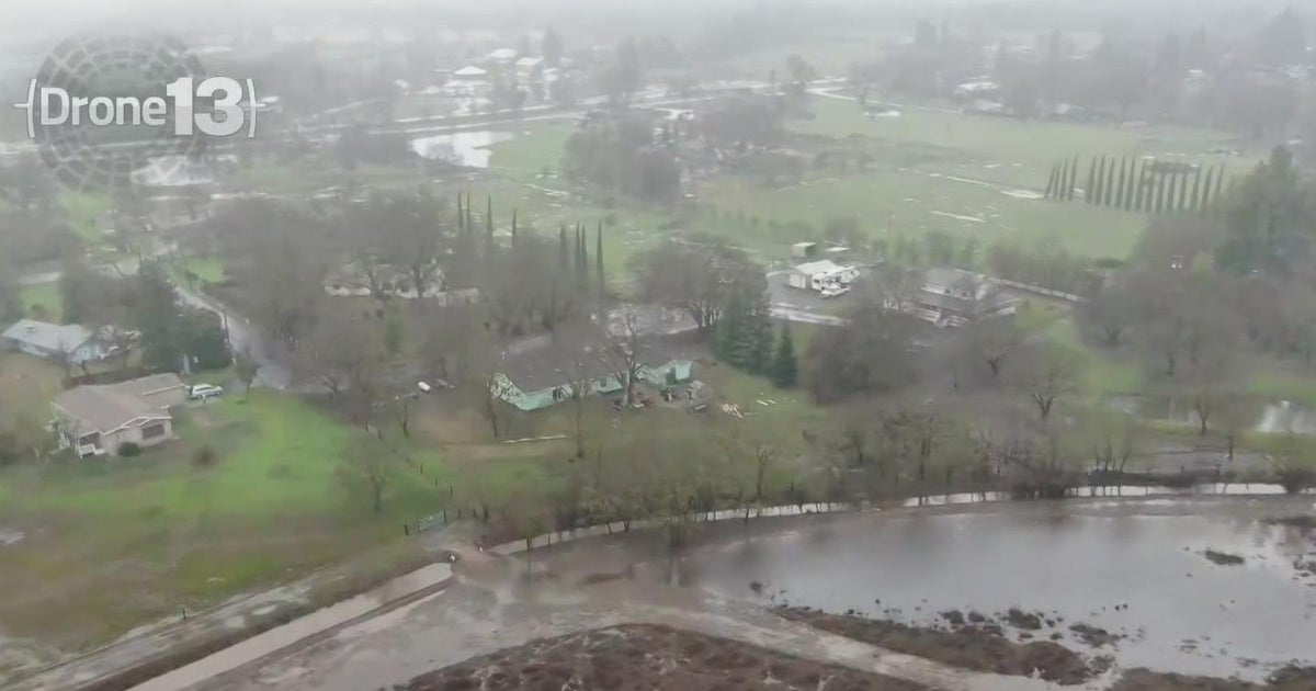 Wilton residents band together to save homes from floodwaters