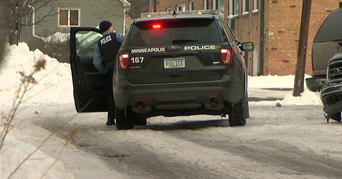 Charges Xavier Willis shot man in chest outside Minneapolis apartment