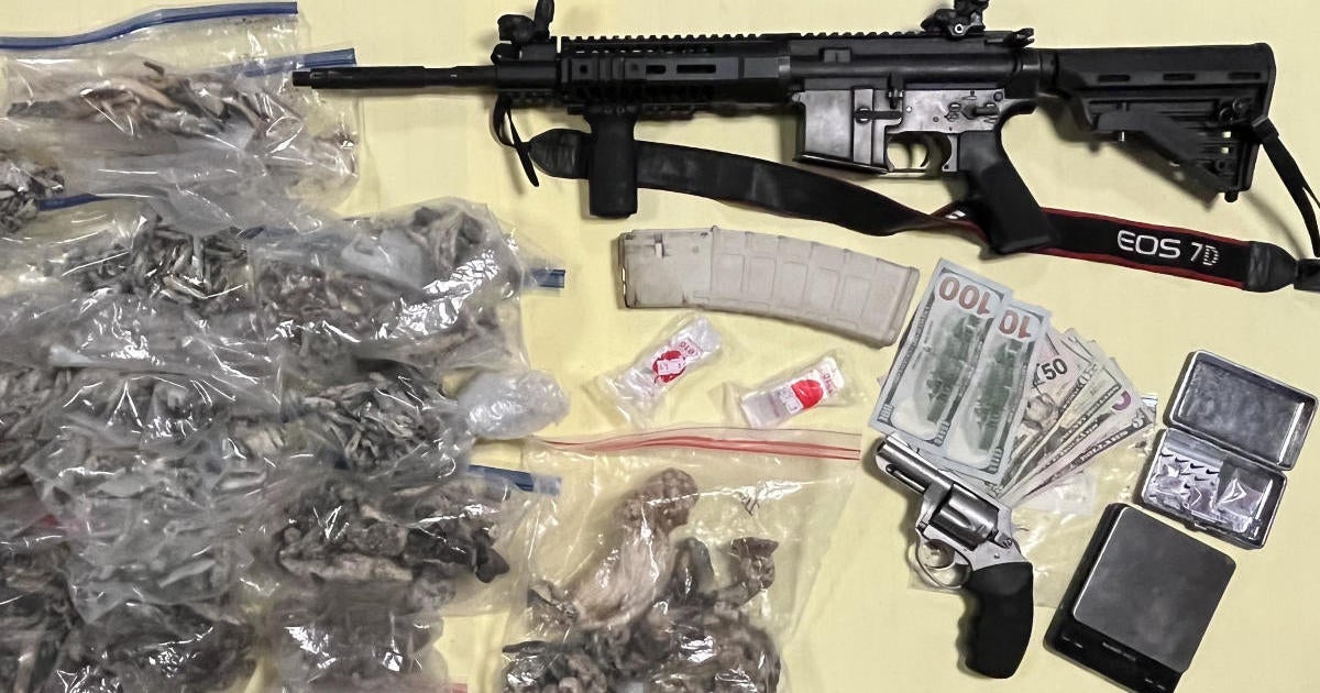 Traffic Stop Leads Santa Rosa Police To Ar 15 Automatic Rifle Drugs 2