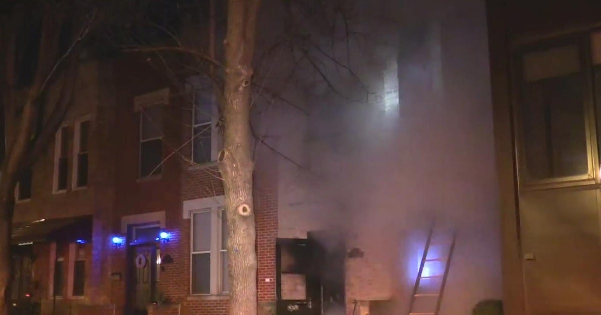 Little Italy apartment fire leaves 2 hospitalized - CBS Chicago
