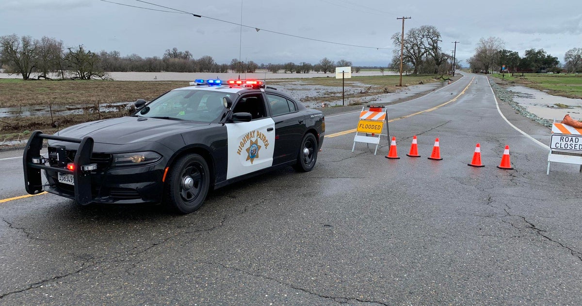 People rescued from 2 cars stuck in flooded roads near Rancho Seco