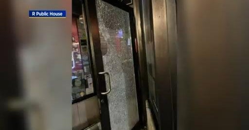 R Public House violent attack in Chicago's Rogers Park - CBS Chicago