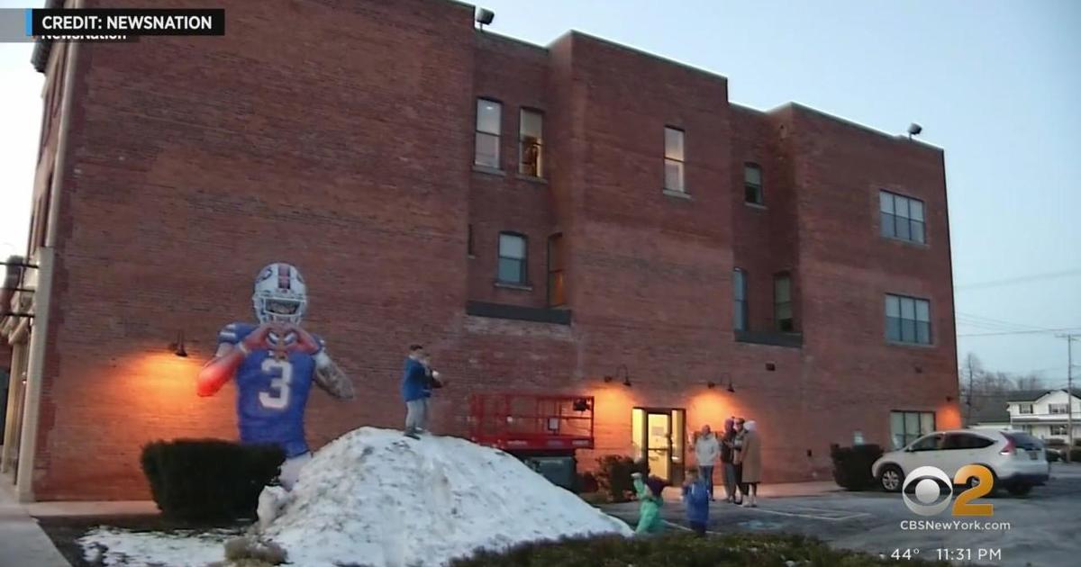 Damar Hamlin Mural Unveiled In Buffalo After Cardiac Arrest