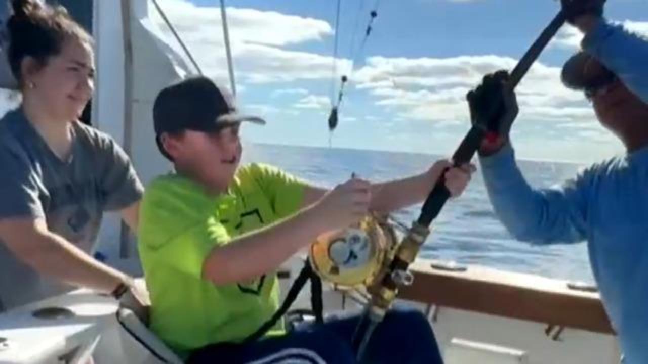 12-year-old boy catches great white shark off Florida coast - CBS News