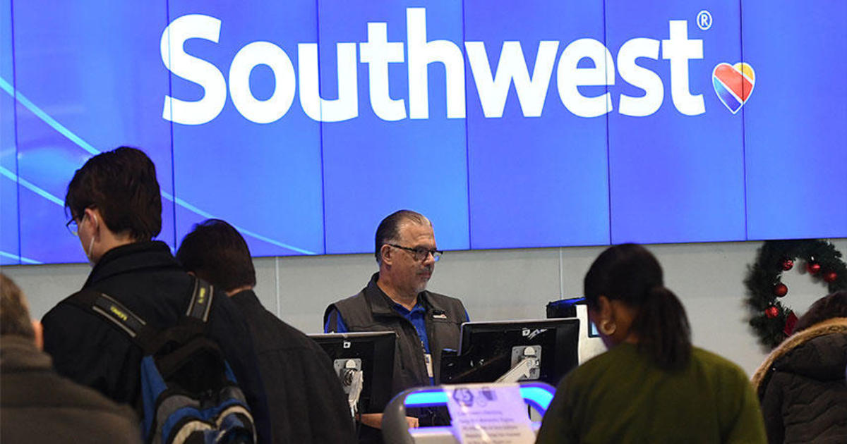 Southwest Airlines executive tells Senate panel: "We messed up"