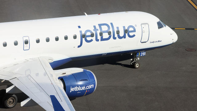 cbsn-fusion-jetblue-aircrafts-bump-into-each-other-at-john-f-kennedy-airport-in-new-york-city-thumbnail-1638249-640x360.jpg 