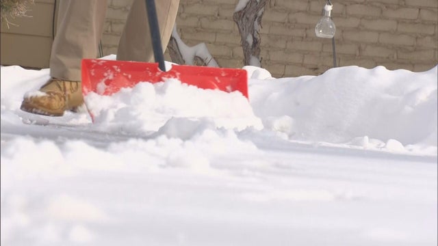 Snow and traffic on Donner Pass 
