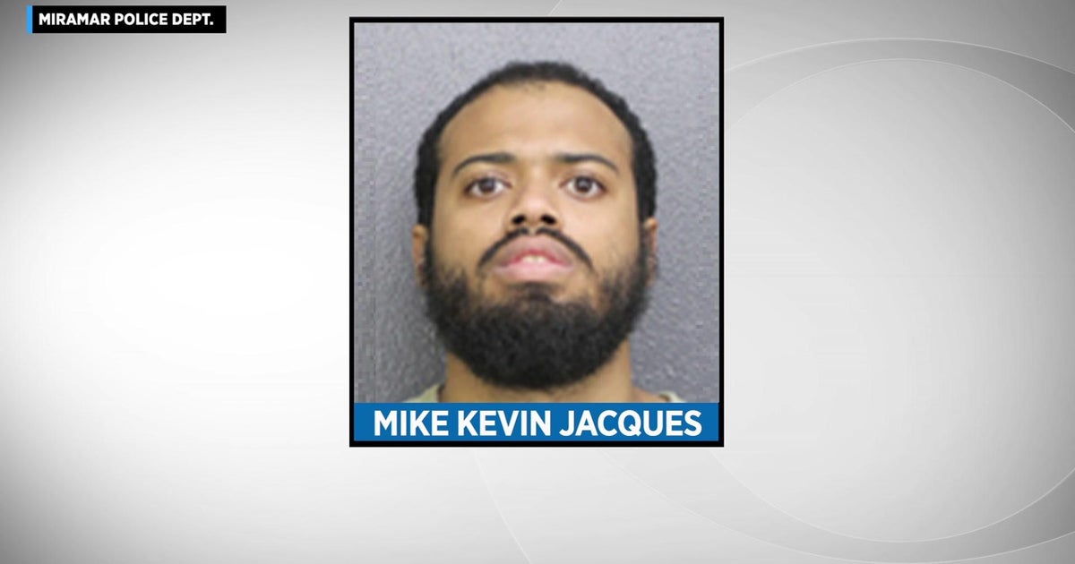 Miramar male accused of exposing himself to quite a few gals