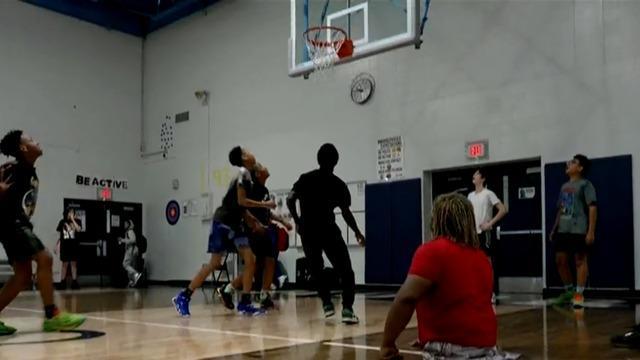 cbsn-fusion-teen-born-without-legs-inspires-on-the-basketball-court-thumbnail-1643011-640x360.jpg 