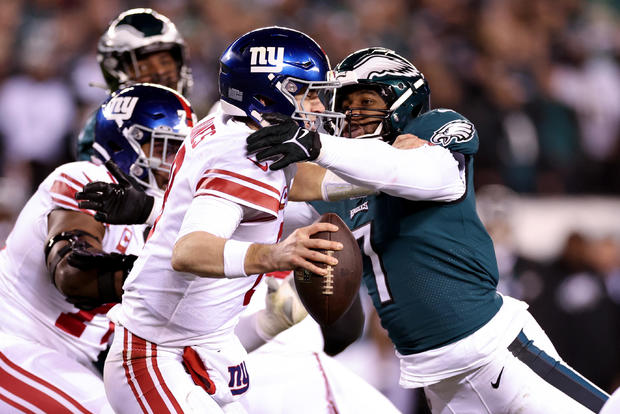 Haason Reddick #7 of the Philadelphia Eagles pressures Daniel Jones #8 of the New York Giants during the second quarter in the NFC Divisional Playoff game at Lincoln Financial Field on January 21, 2023 in Philadelphia, Pennsylvania. 