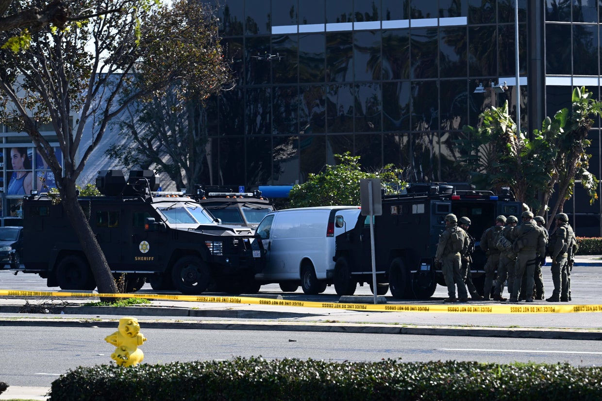 US-CRIME-SHOOTING-STANDOFF 
