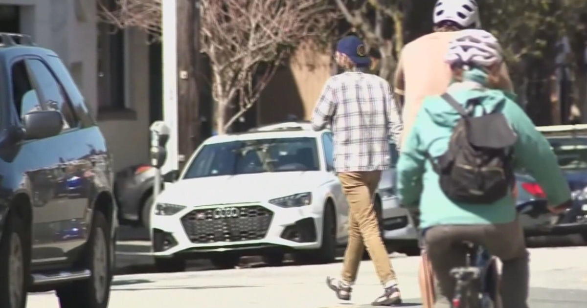 Denver City Council Votes To Move Forward On Jaywalking Measure Cbs