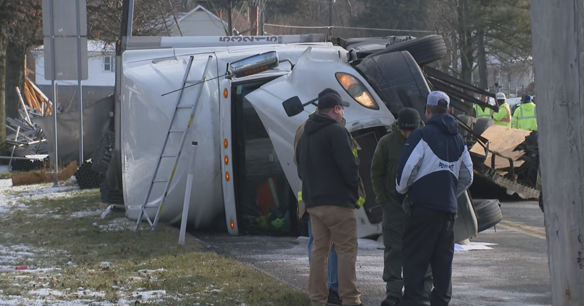 Tractor Trailer Overturns Spilling Load And Creating Mess In Connellsville Neighborhood Cbs 1430