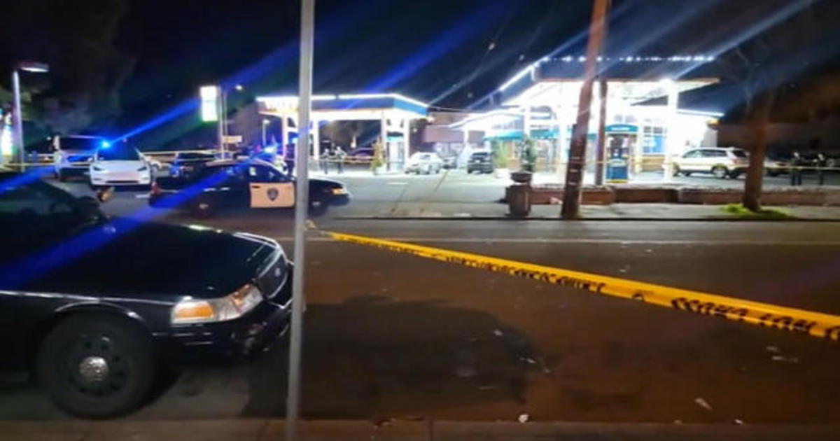 Shootout at Oakland gas station kills 1, wounds 7