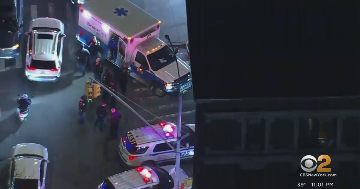 NYPD officer hurt after being hit by driver in the Bronx - CBS New York