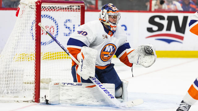 New York Islanders Goalie Semyon Varlamov (40) prepares to make a save during second period National Hockey League action between the New York Islanders and Ottawa Senators on January 25, 2023, at Canadian Tire Centre in Ottawa, ON, Canada. 