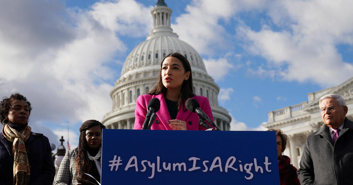 77 Democrats urge Biden to scrap new asylum limits, highlighting divide on border policy