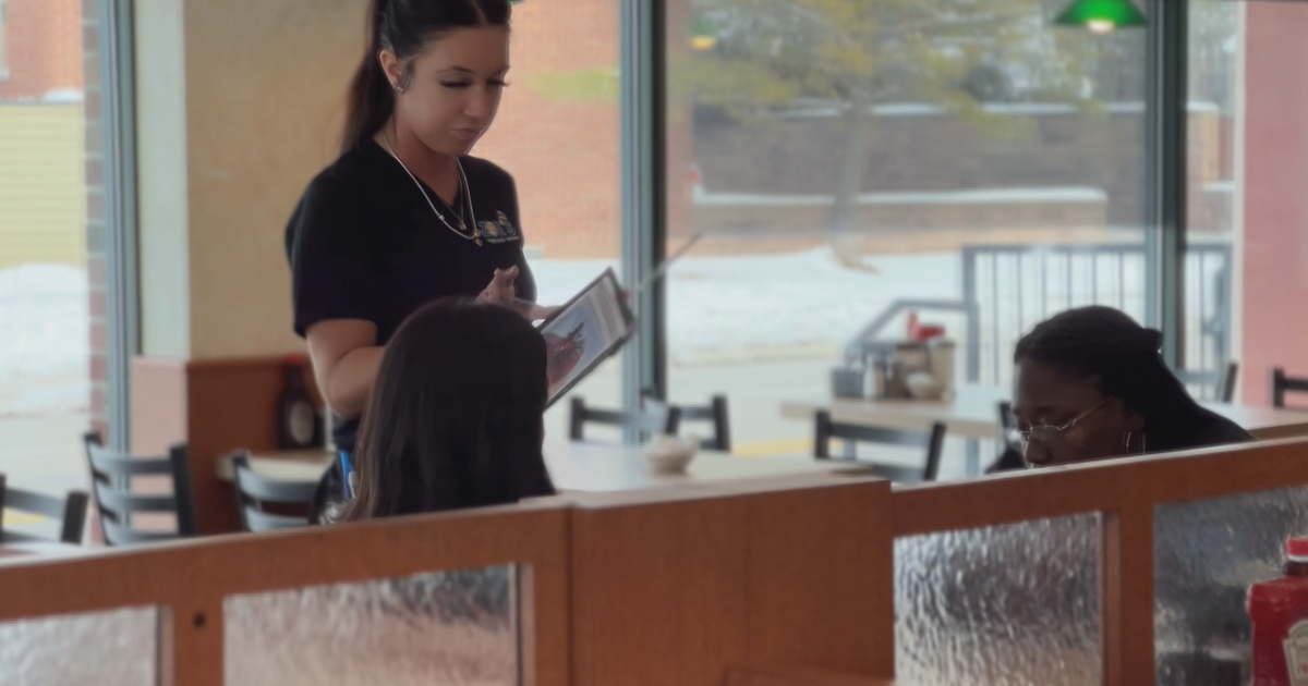 Michigan Court of Appeals rejects minimum pay raise for tipped workers - Vimarsana News