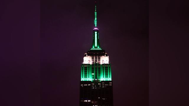 Empire State Building roasted for showcasing rival team's colors