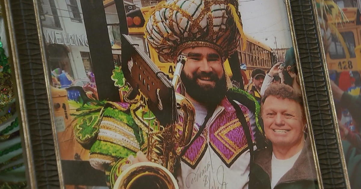 How Jason Kelce wound up wearing a Mummers costume at Eagles Super