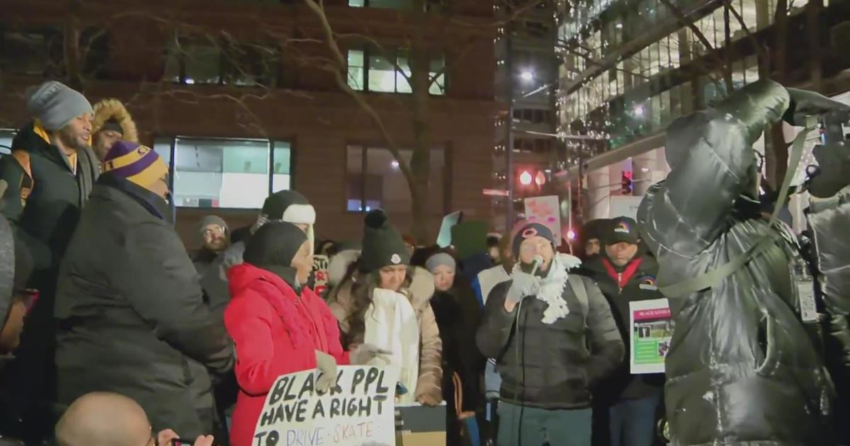 Protesters in Chicago call for justice in death of Tyre Nichols - CBS ...