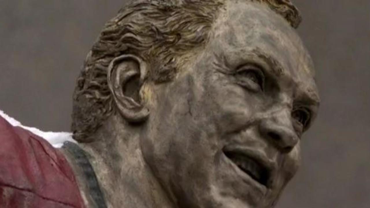 Bobby Hull dies at 84: Hall of Famer was Blackhawks' Golden Jet