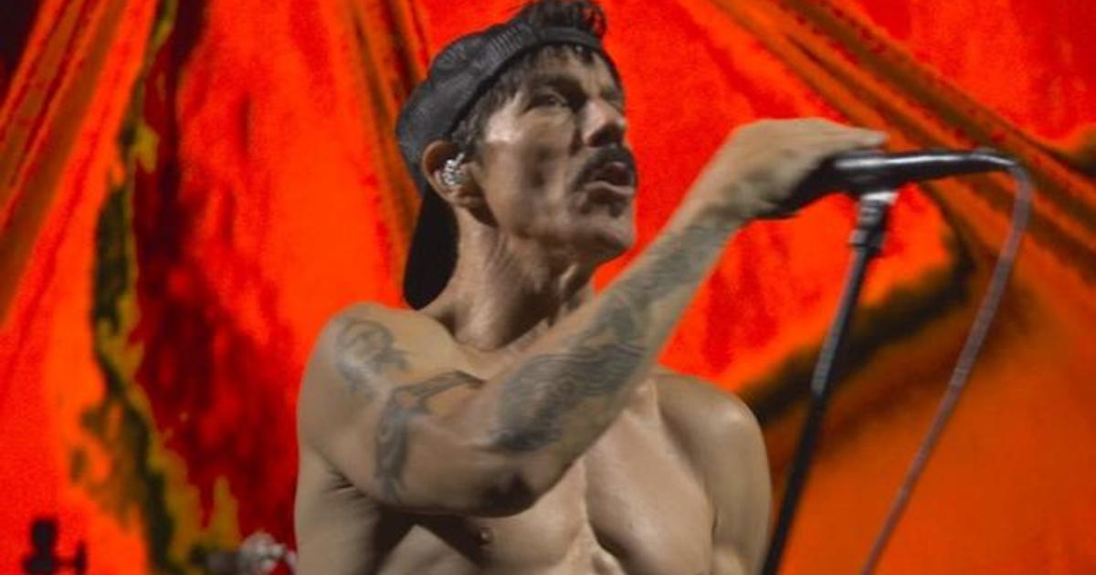 Red Hot Chili Peppers: Athletes on stage | 60 Minutes