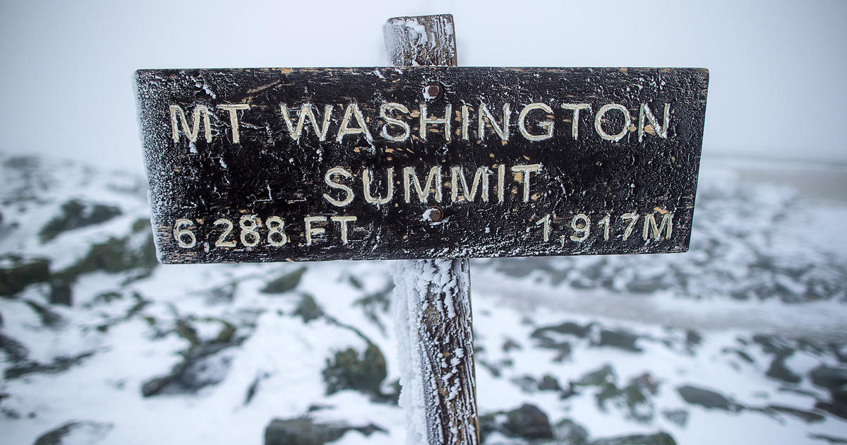 First snowflakes of the season observed on Mount Washington