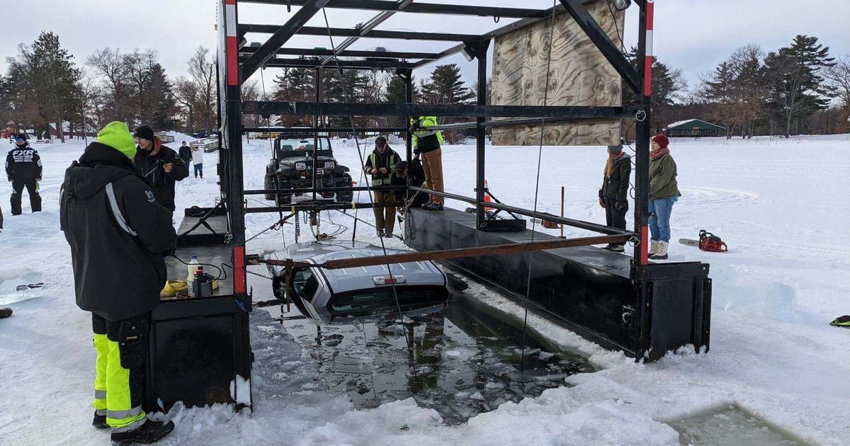 North Bay news: Pickup truck falls through the ice on Lake