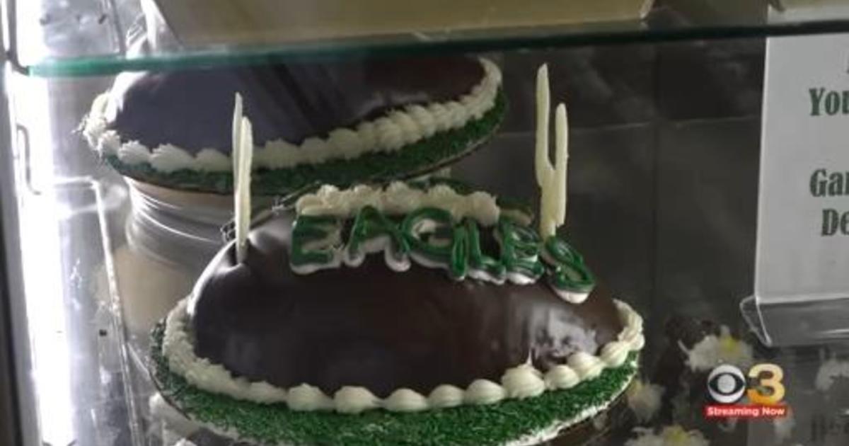 Eagles Cupcakes  Superbowl desserts, Sport cakes, Desserts