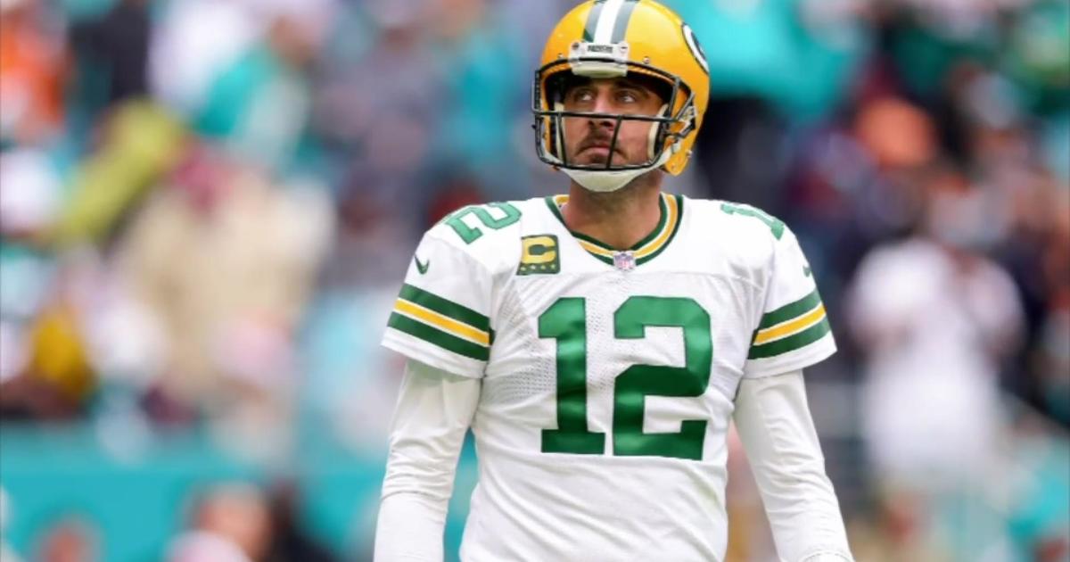 Aaron Rodgers to approach possibility of QB switch with 'open mind'