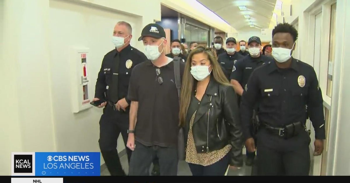 LAPD Sgt. Neil Wank celebrates his last round of chemotherapy - CBS Los Angeles
