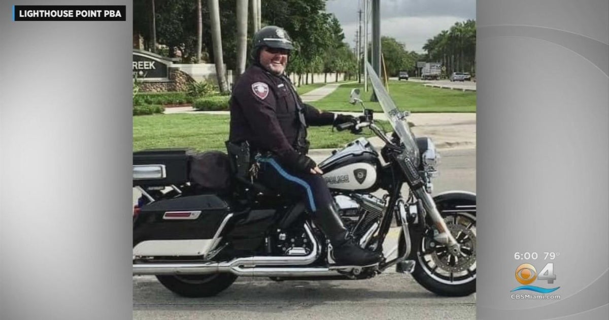 Pembroke Pines motorcycle officer dies in crash - CBS Miami