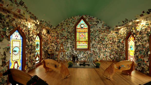 dog-chapel-interior.jpg 