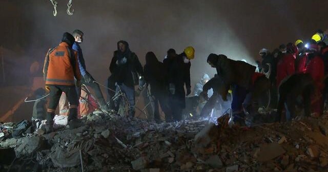 Survivors still uncovered days after Turkey quake