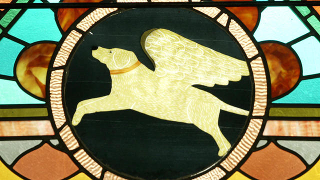dog-chapel-stained-glass-1280.jpg 