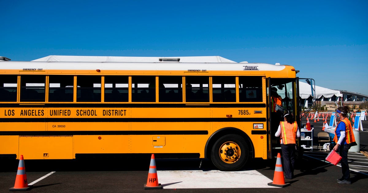 LAUSD school workers vote to authorize strike in search for better